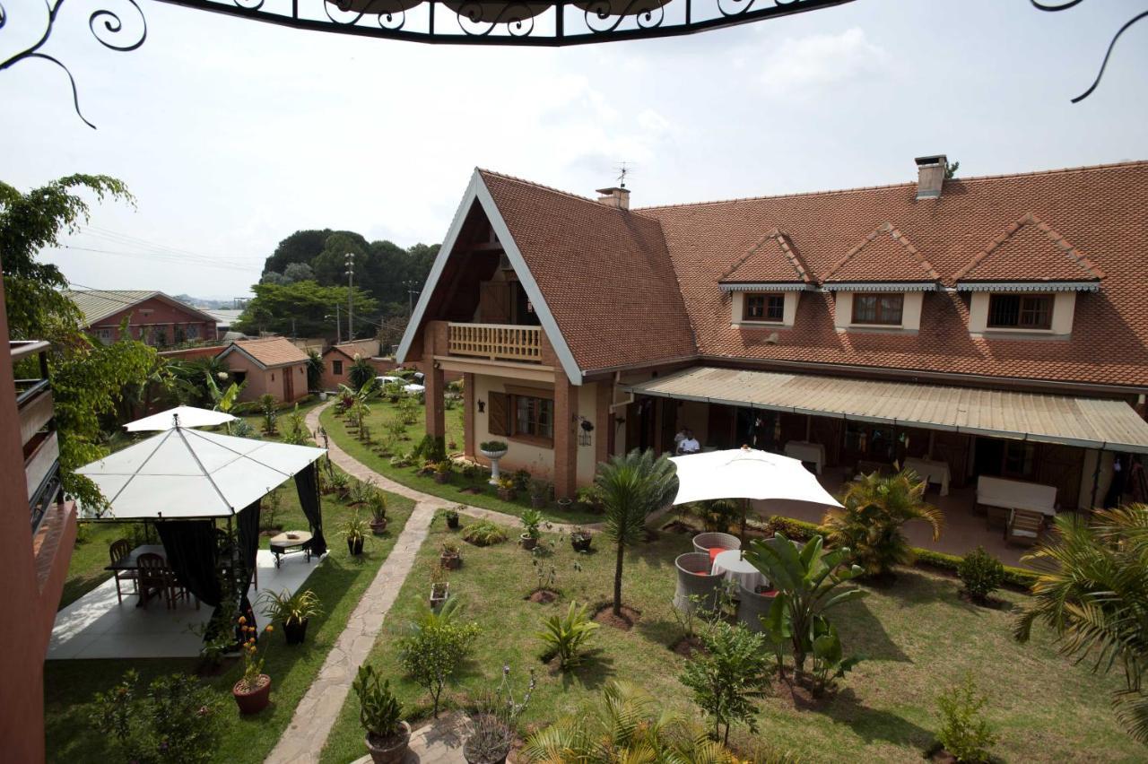 Hotel Green Palace Ivato  Esterno foto